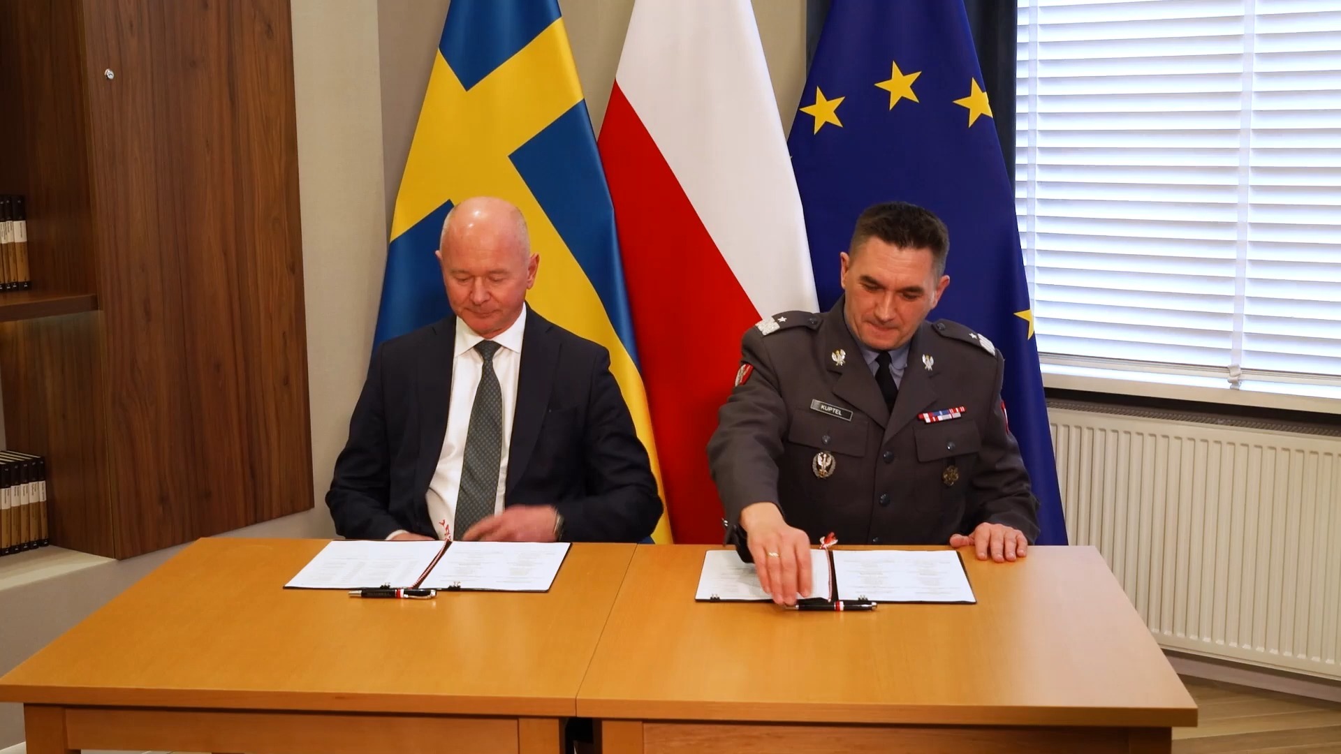 波兰队轻取瑞典队，梁靖崑带队取胜的简单介绍