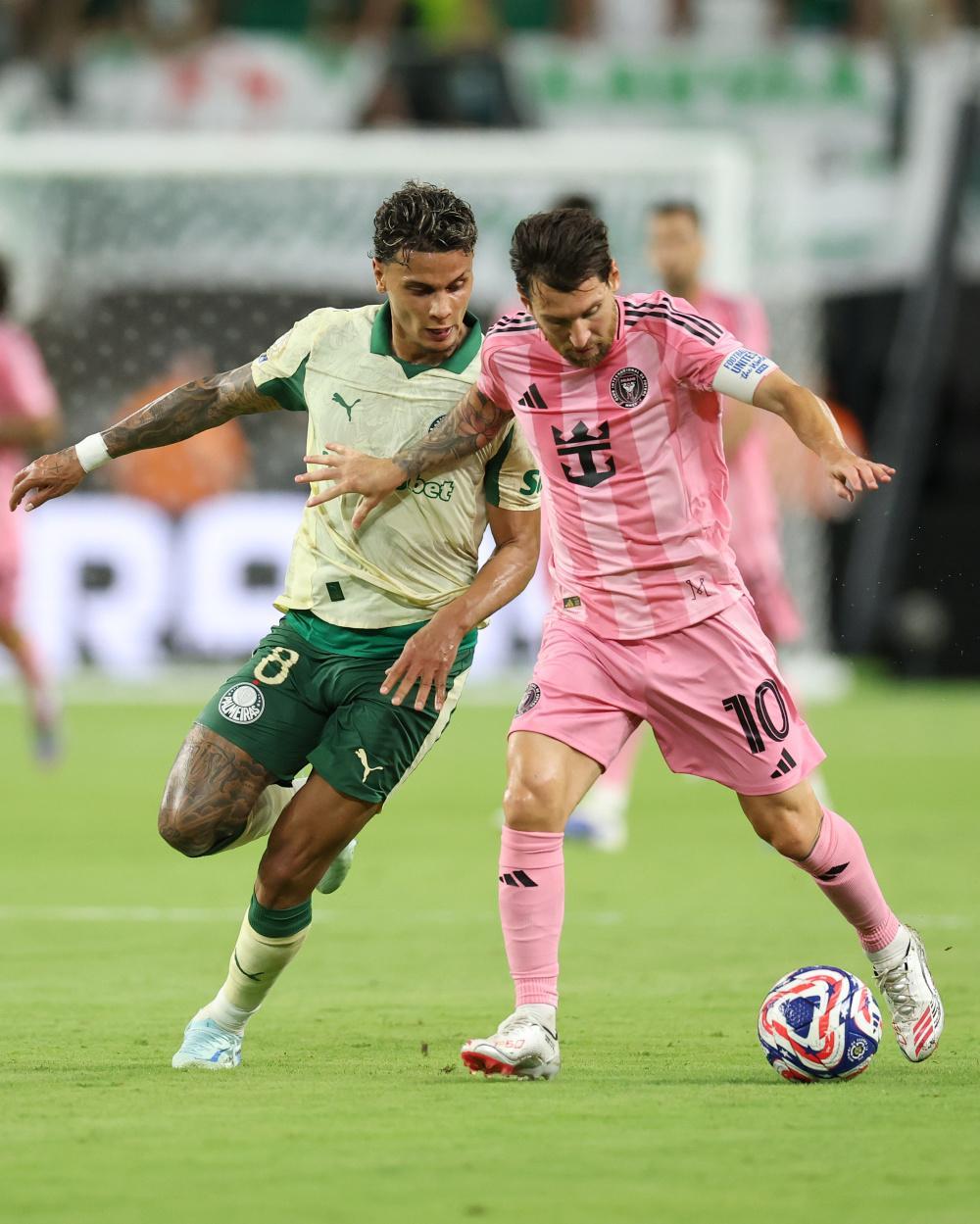 阿尔及利亚球员入选法国国家队备战比赛