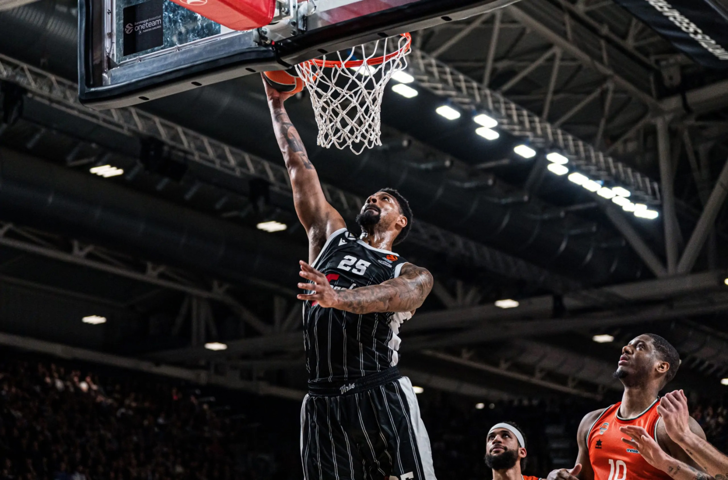 外援狂砍得分：助球队领先优势明显的简单介绍