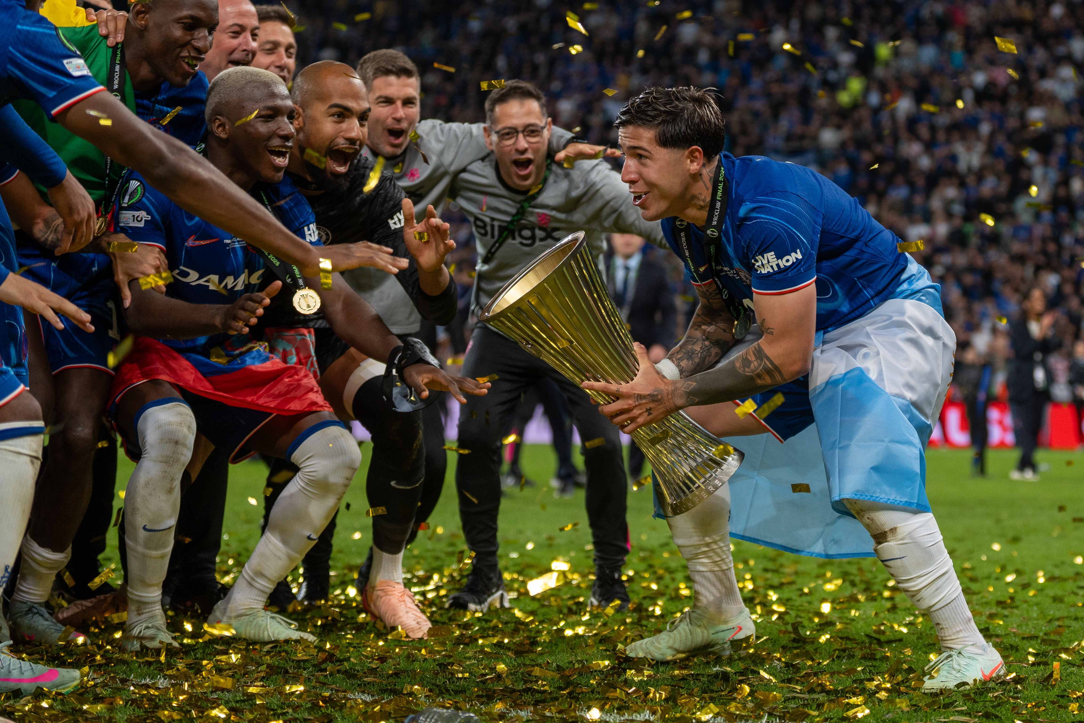 切尔西华丽进攻,帮助球队奋勇逆转 切尔西华丽进攻,帮助球队奋勇逆转