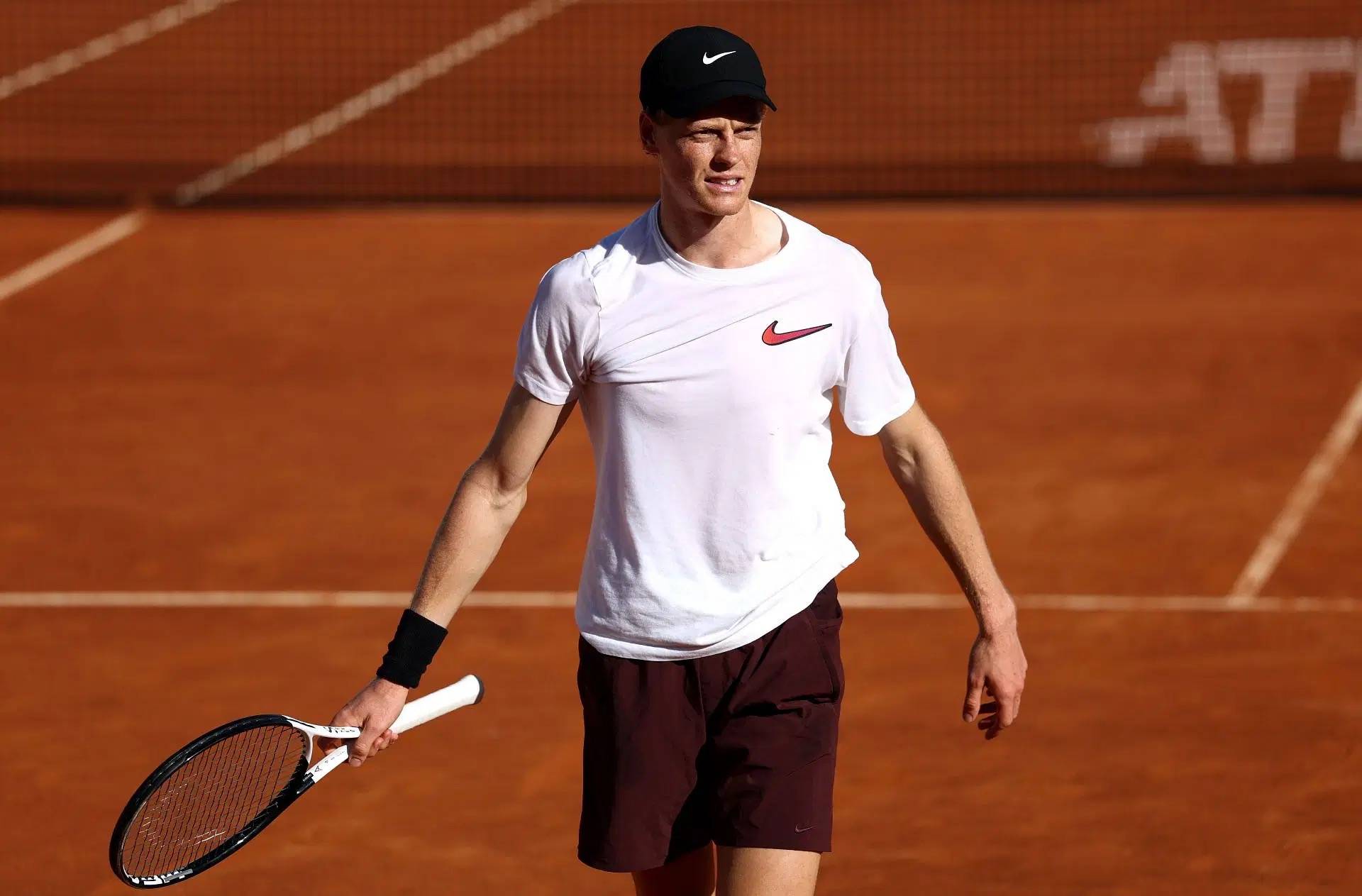 包含意大利网球队逆转西班牙网球队，克耶高斯打破历史纪录的词条