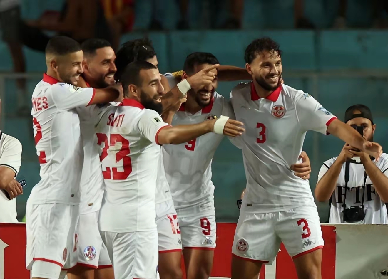 西班牙-逼平波兰，小组第一出线的简单介绍