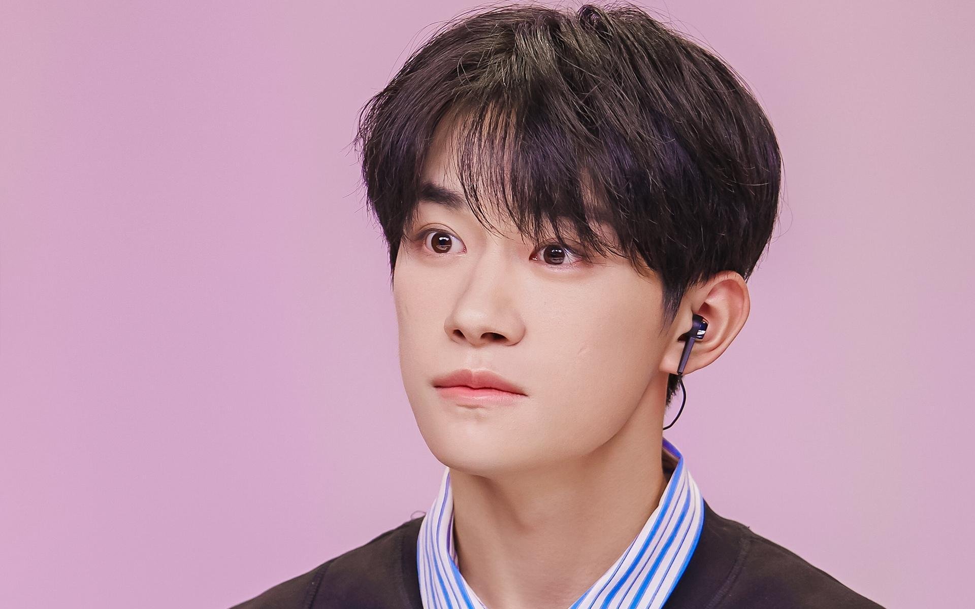 阿劳霍压力下完成爆发，拜仁轻取伊拉克，足球世界的平行叙事