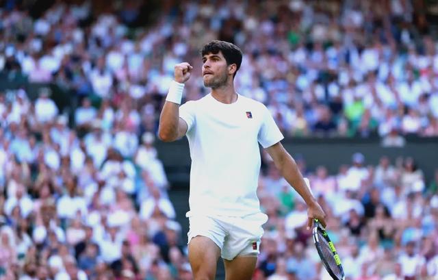 温网完胜年终总决赛,阿尔卡拉斯点燃赛场 温网完胜年终总决赛,阿尔卡拉斯点燃赛场