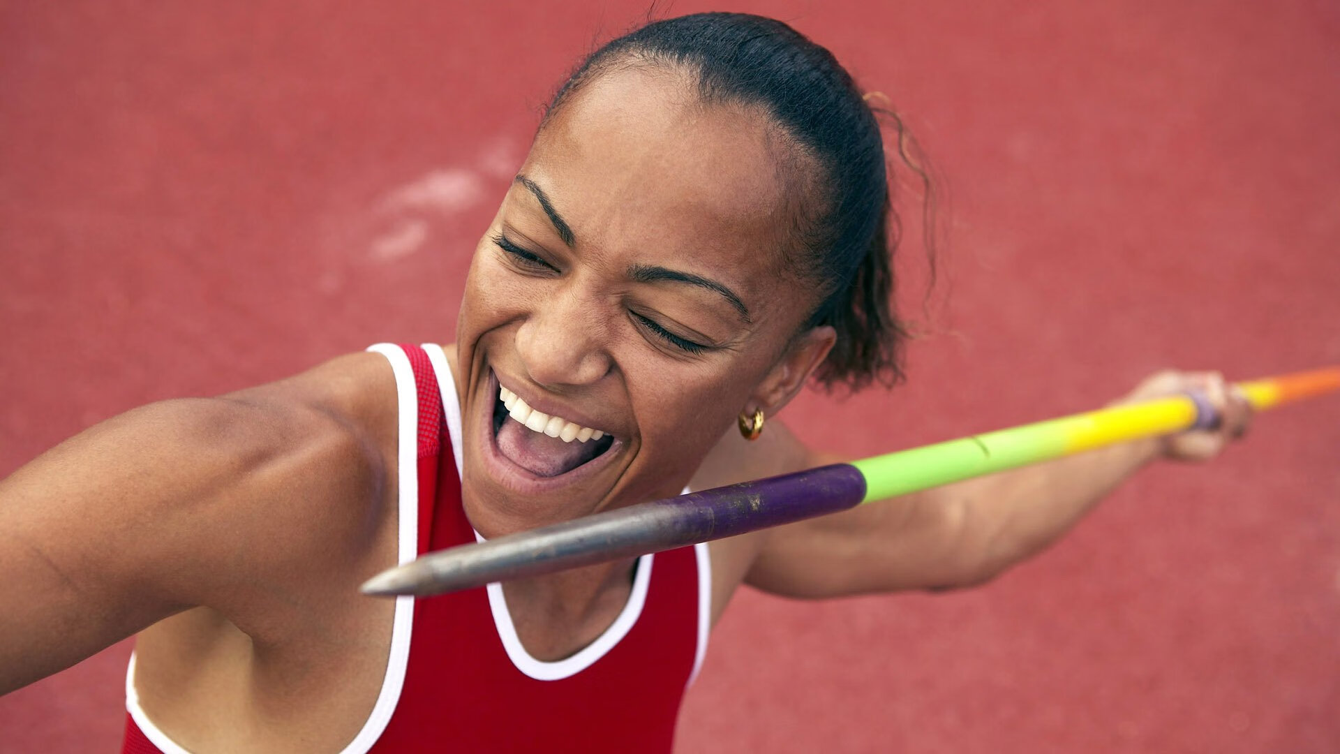 深圳队斩落活塞，霍勒迪成为关键先生