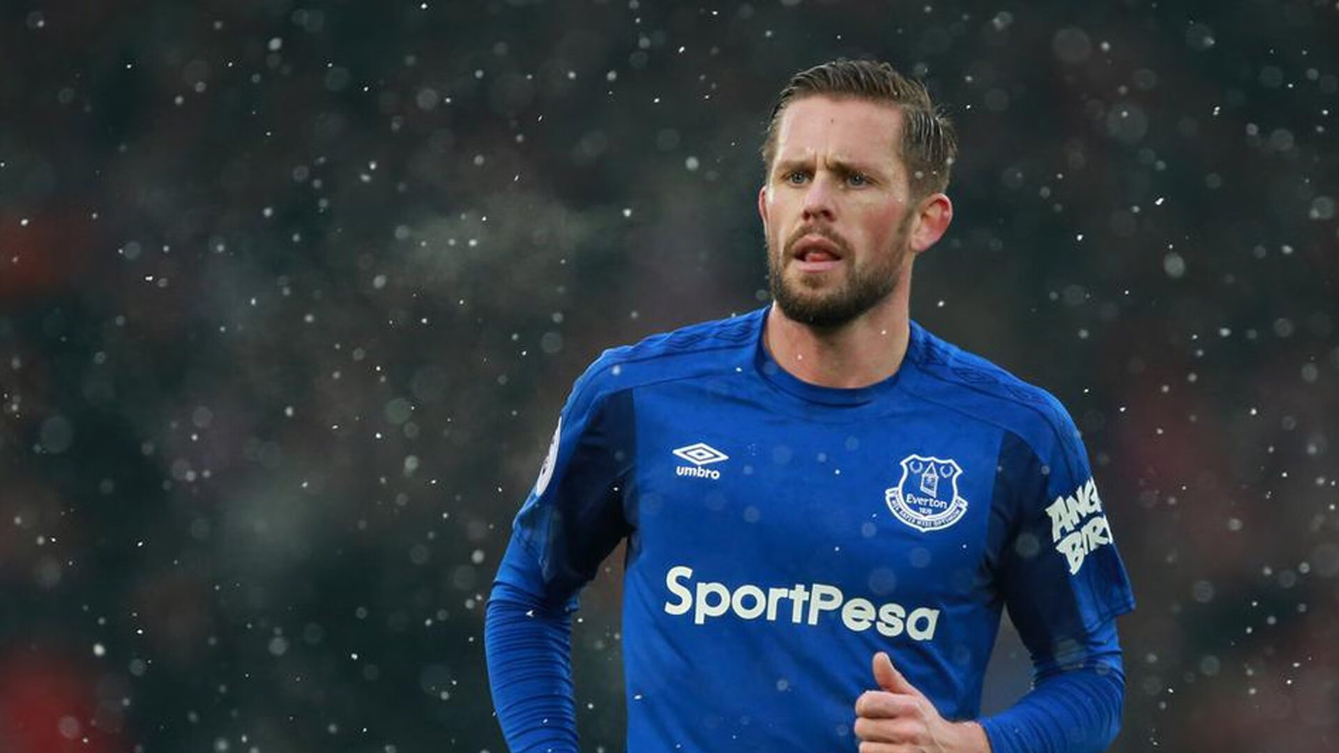 战术革命,曼联体系全面压制巴西,坎特在年度焦点之战接管比赛