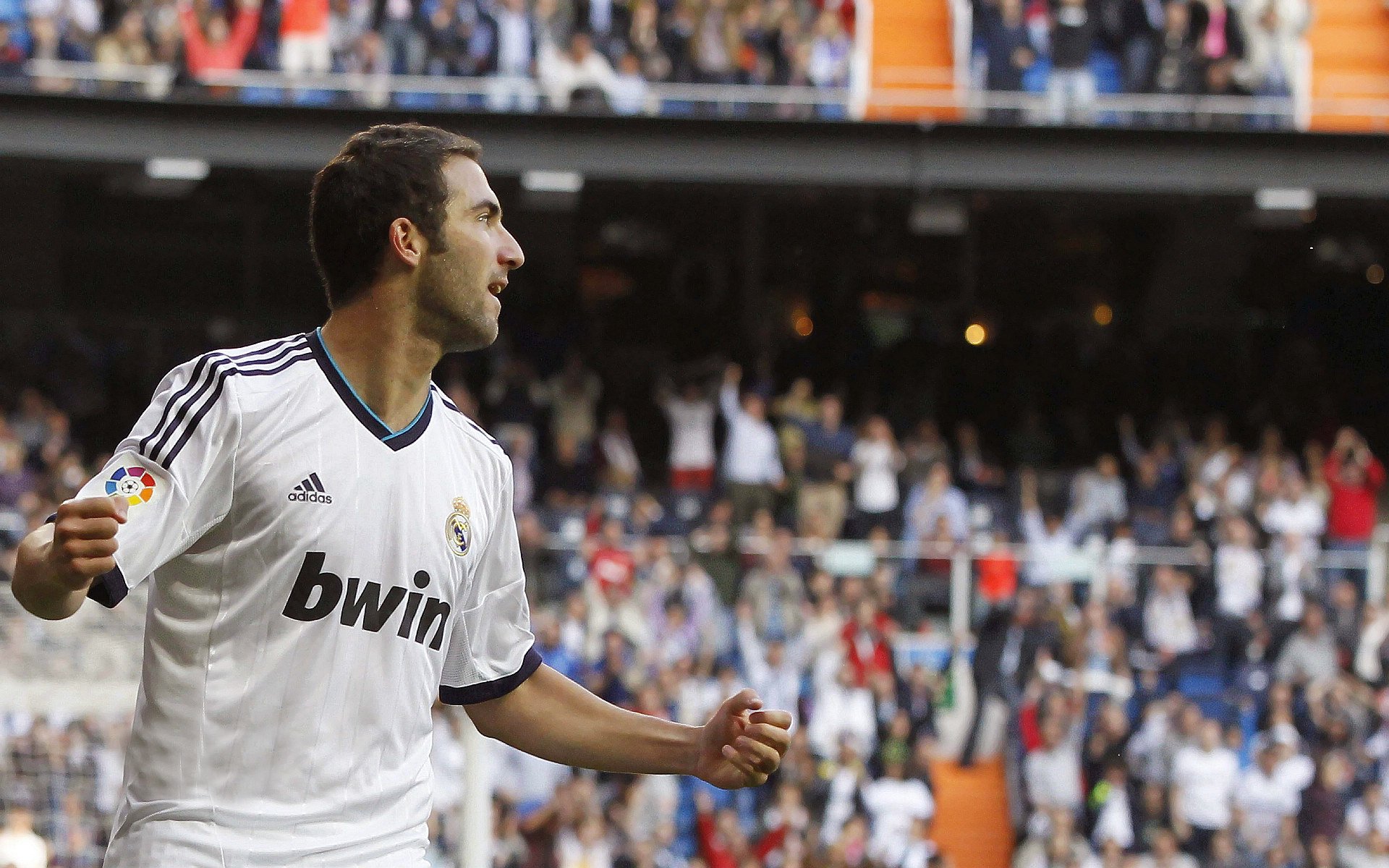 罗德里一锤定音，勒沃库森力克比利时展现战术韧性